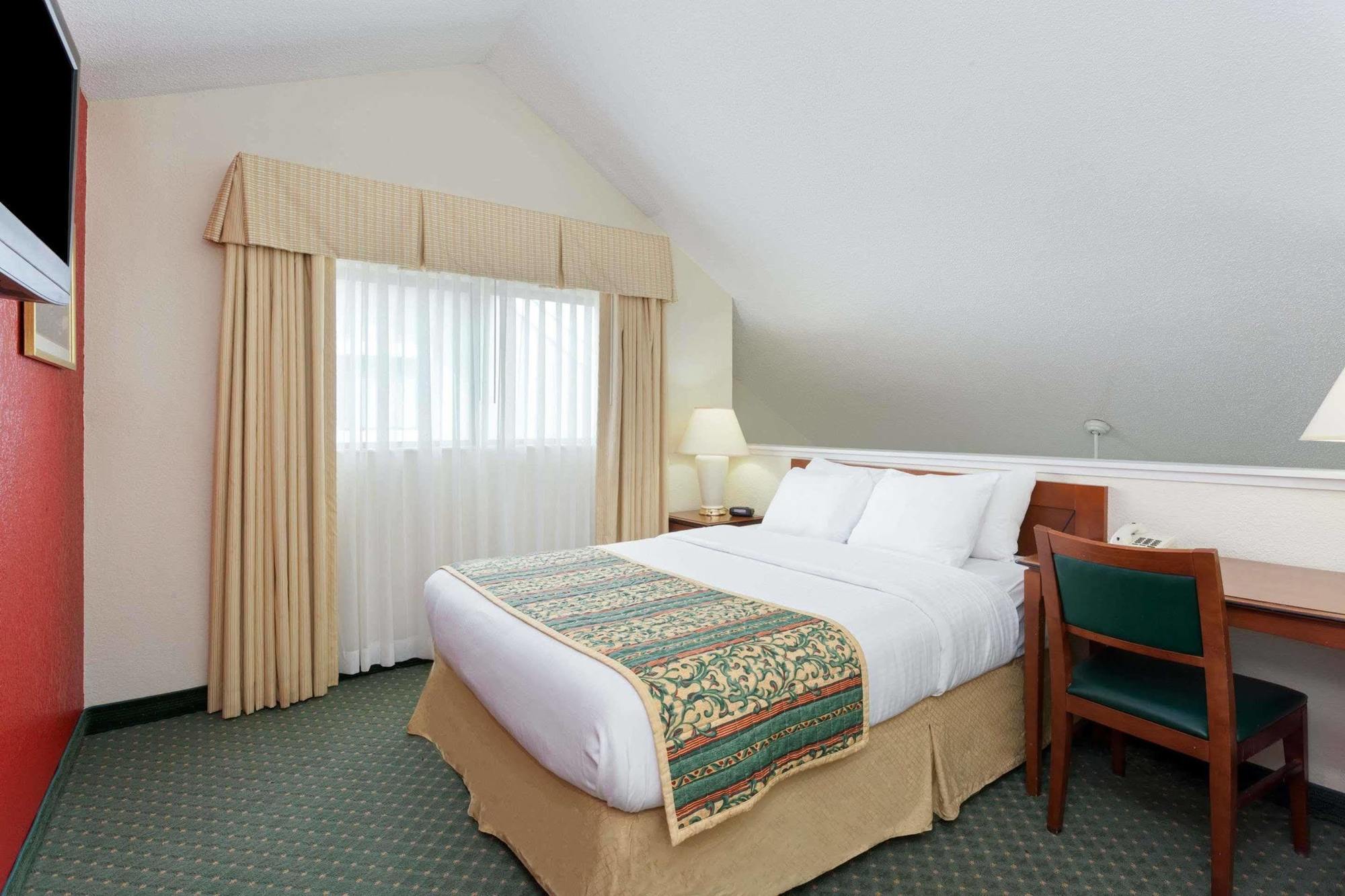 Hawthorn Suites By Wyndham Dearborn/Detroit Esterno foto